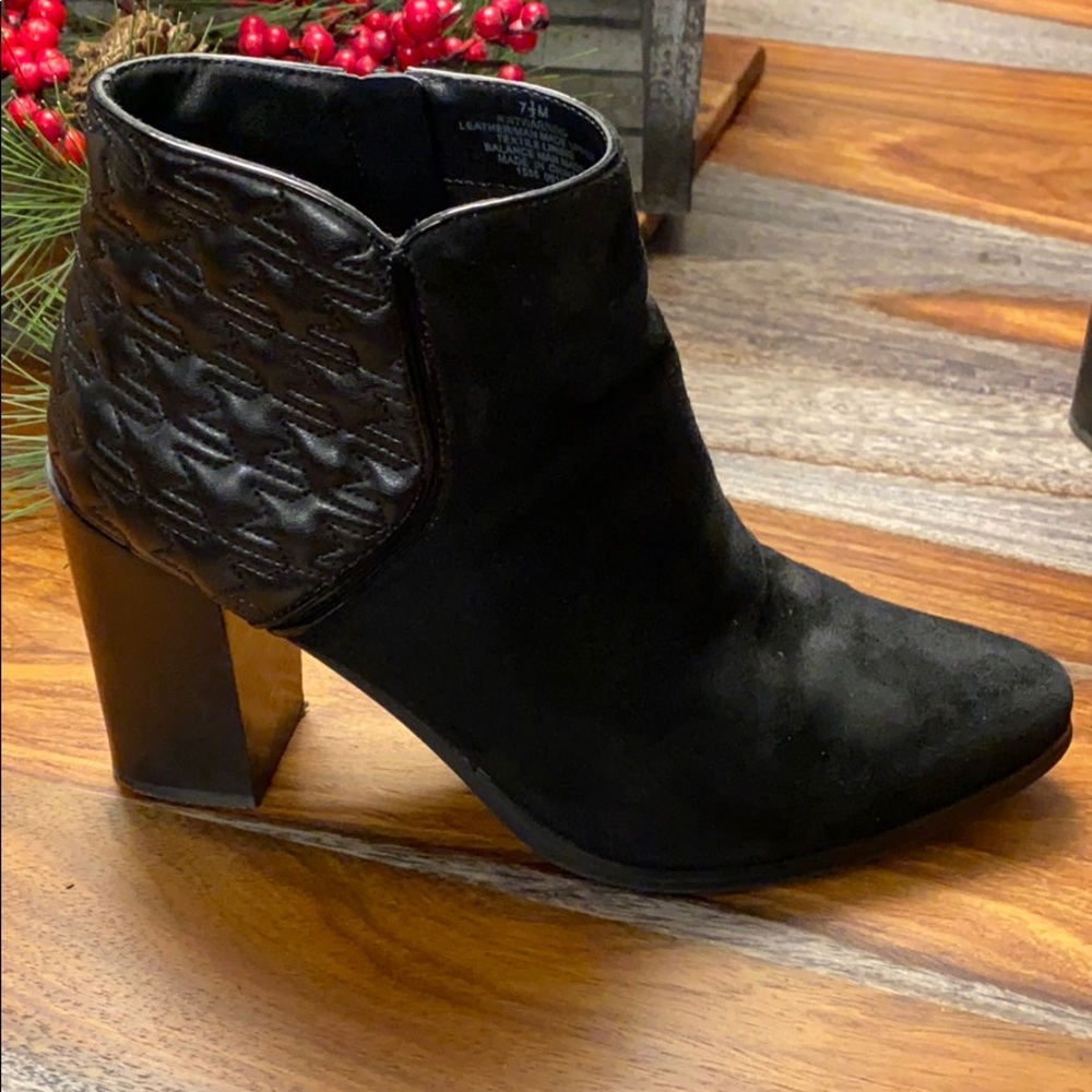 NINE WEST GENUINE SUEDE BOOTIES